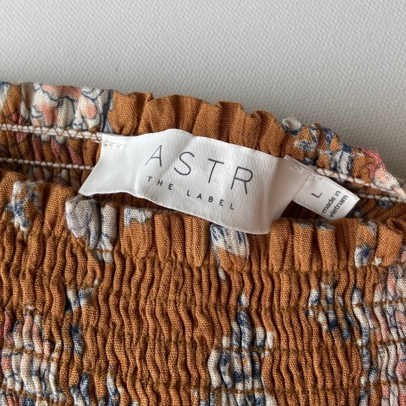 ✴️SOLD✴️ASTR The Label Shirred Cold Shoulder Maxi - Picture 5 of 6